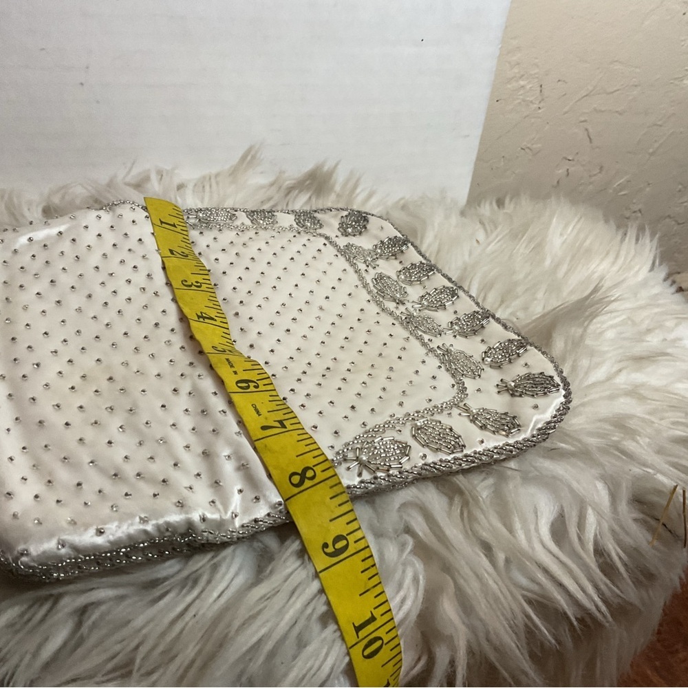 Elegant Vintage Silver & white beaded beetle Clutch - Picture 7 of 11